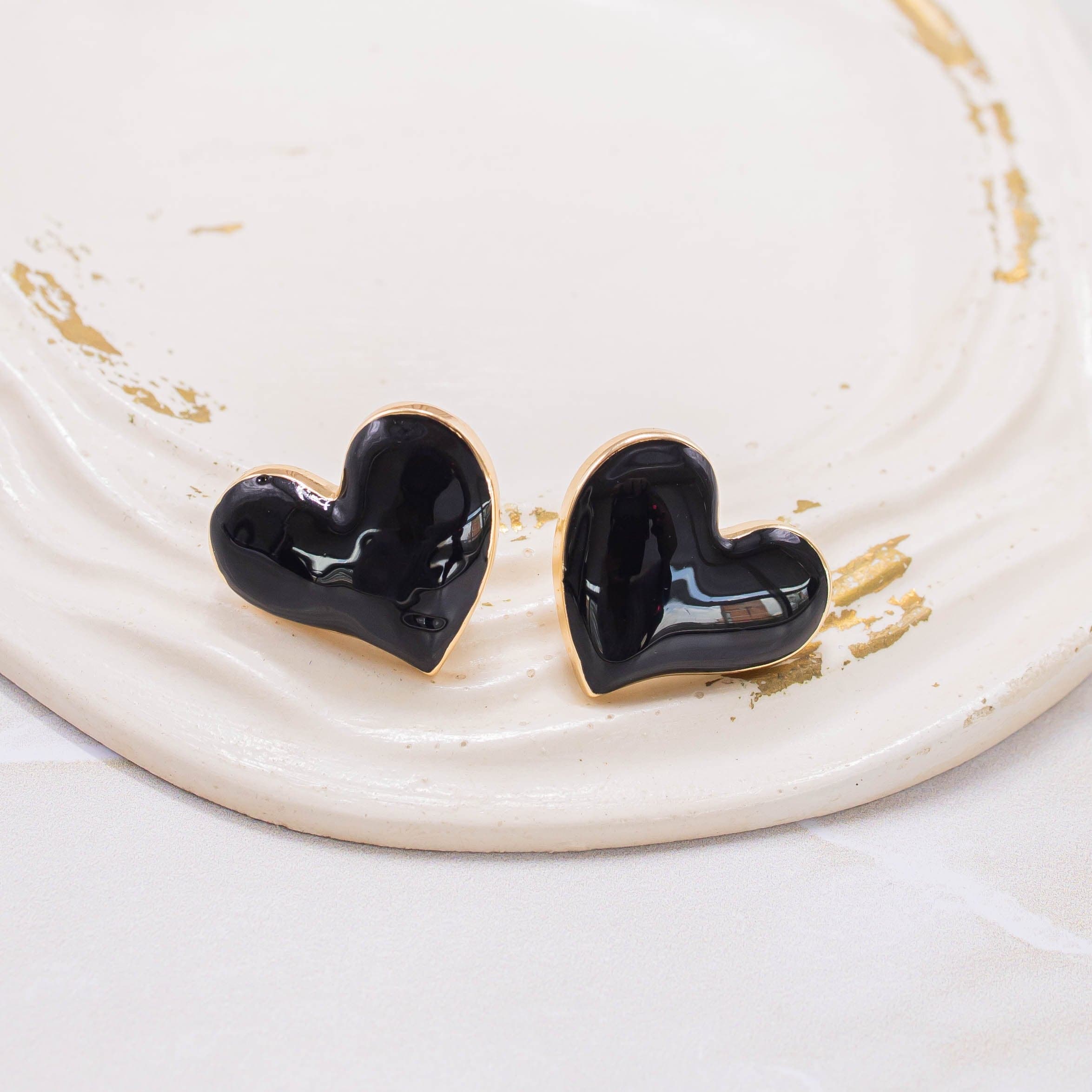 Arete maxi corazón negro