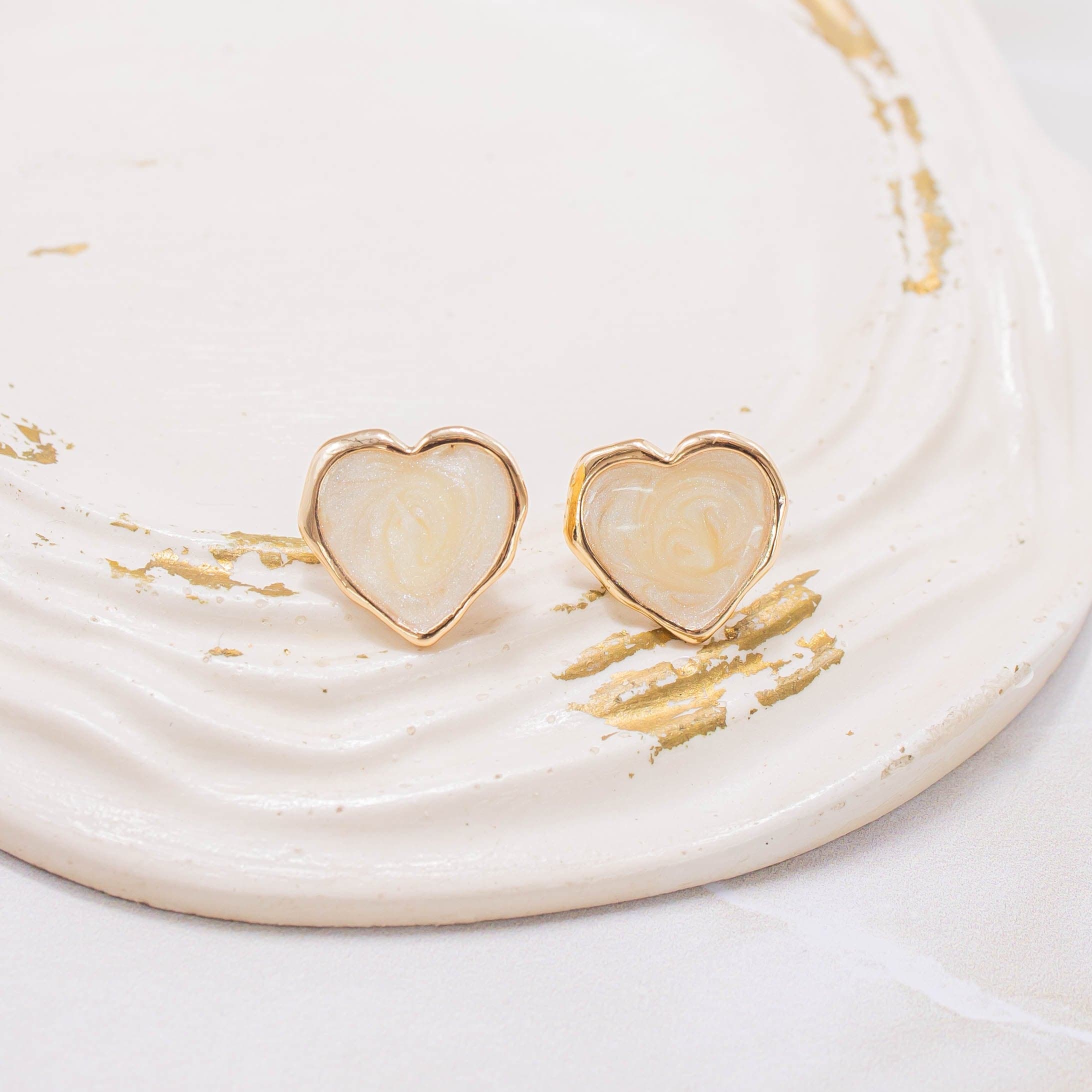 Arete corazón perlado