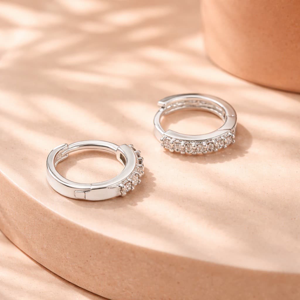 Candonga pequeña baño de plata micro zircón